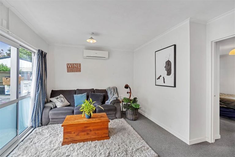 Photo of property in 101a Yaldhurst Road, Sockburn, Christchurch, 8042