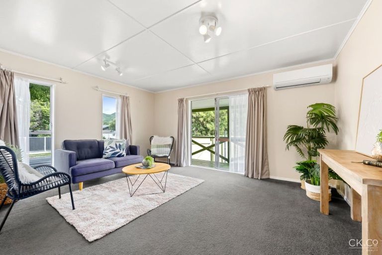 Photo of property in 1/23 Gemstone Drive, Birchville, Upper Hutt, 5018