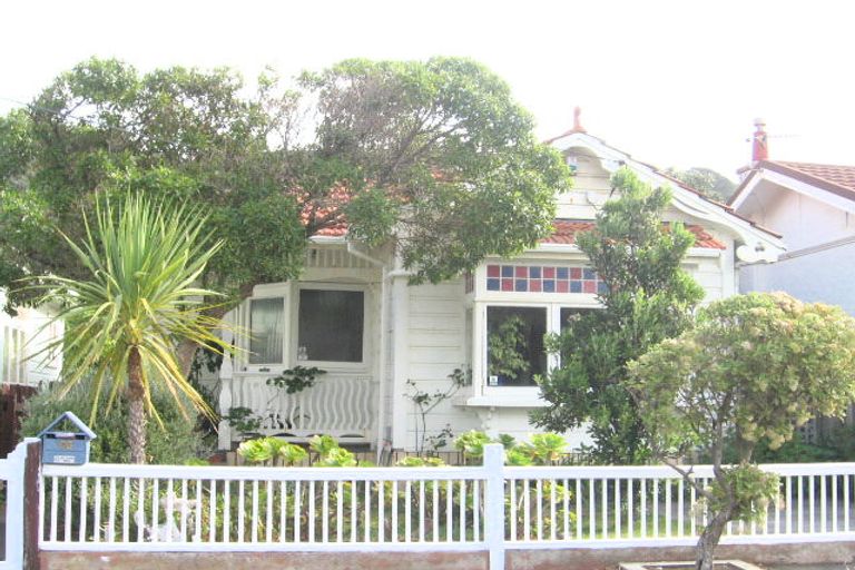 Photo of property in 96 Freyberg Street, Lyall Bay, Wellington, 6022