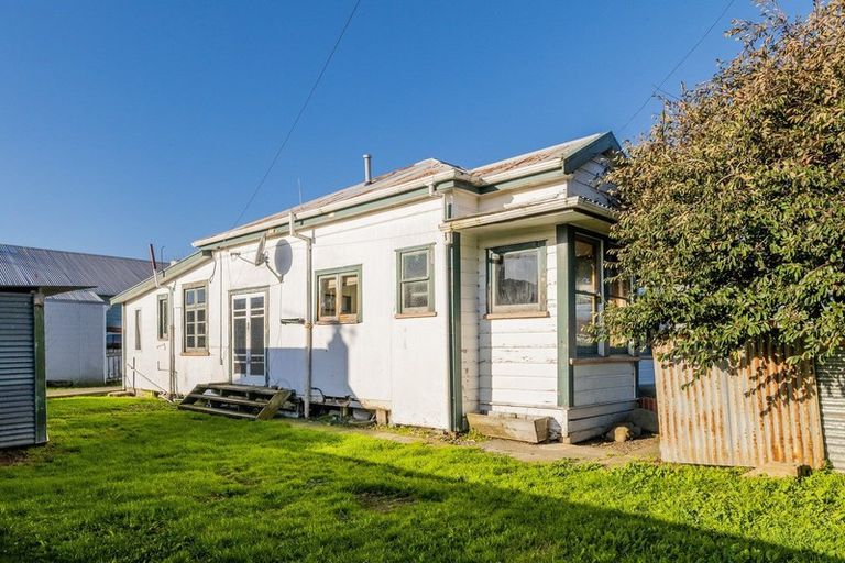 Photo of property in 62 Mako Mako Road, Levin, 5510