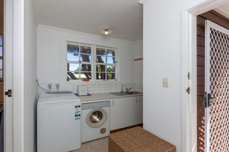 Photo of property in 75 Eatwell Avenue, Paraparaumu Beach, Paraparaumu, 5032