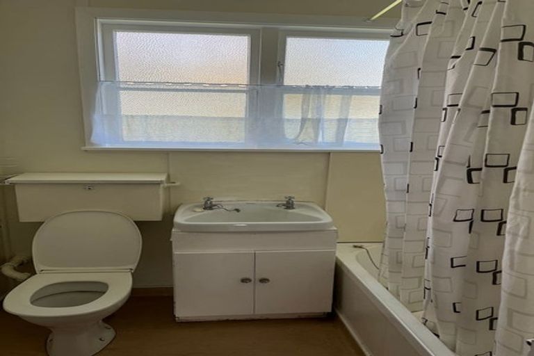 Photo of property in 9 Atiawa Crescent, Waiwhetu, Lower Hutt, 5010