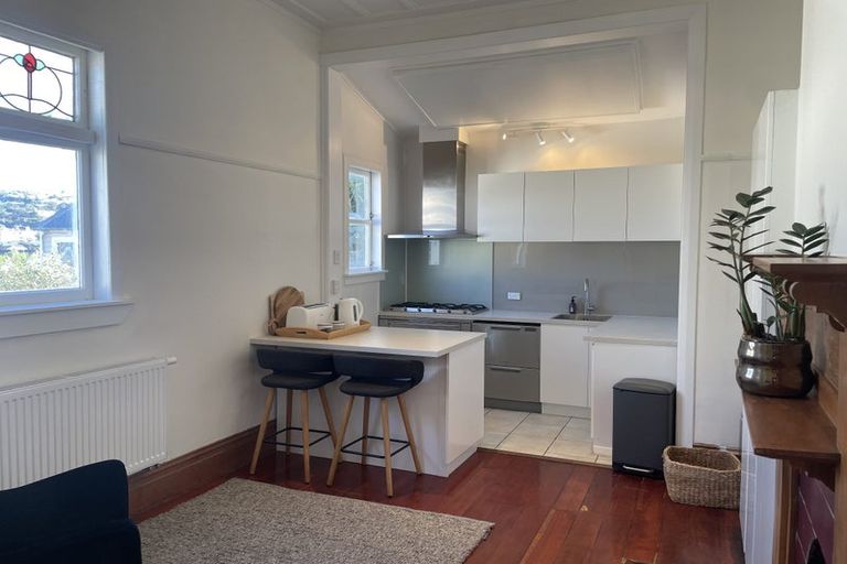 Photo of property in 18 Porritt Avenue, Mount Victoria, Wellington, 6011