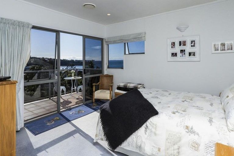 Photo of property in 18 Beechwood Road, Rothesay Bay, Auckland, 0630