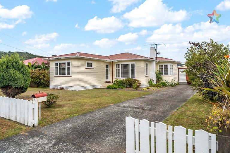 Photo of property in 4 Ashforth Street, Wainuiomata, Lower Hutt, 5014