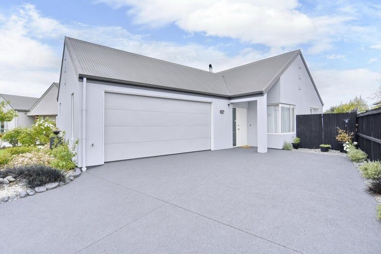 Photo of property in 4 Matawai Close, Rangiora, 7400