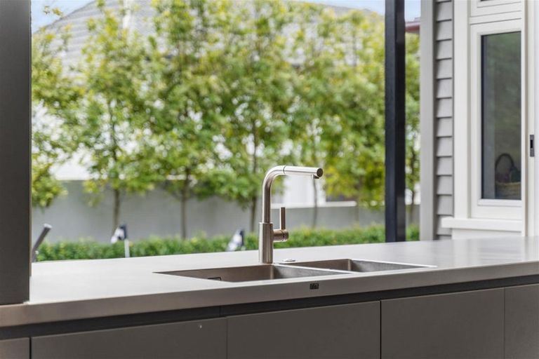 Photo of property in 12 Clifton Road, Hauraki, Auckland, 0622