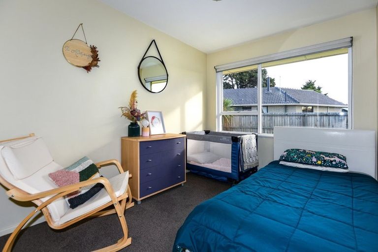 Photo of property in 15 Woodlands Place, Aranui, Christchurch, 8061