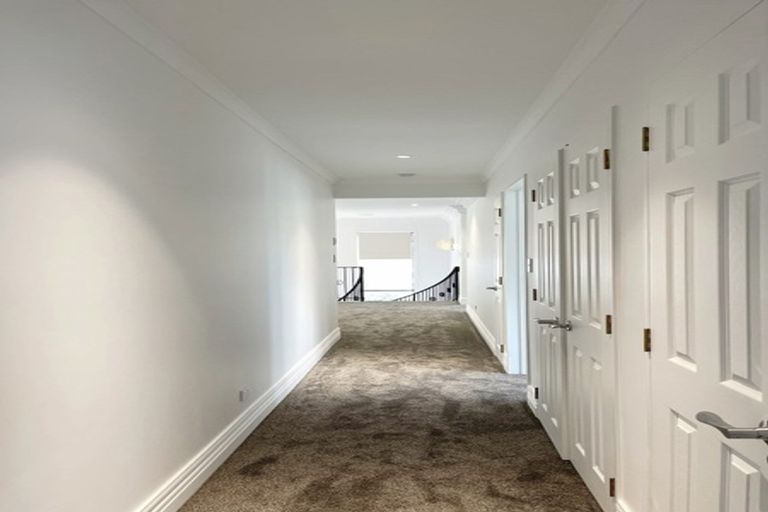 Photo of property in 3 Ballintra Close, Pinehill, Auckland, 0632