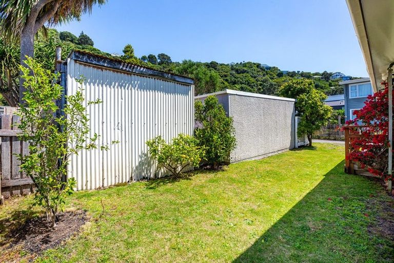 Photo of property in 176a Queens Drive, Lyall Bay, Wellington, 6022