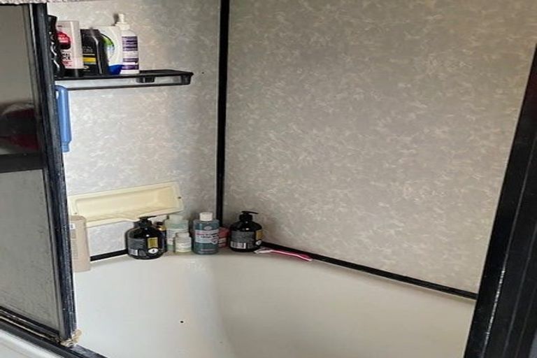 Photo of property in 100 Lake Road, Koutu, Rotorua, 3010