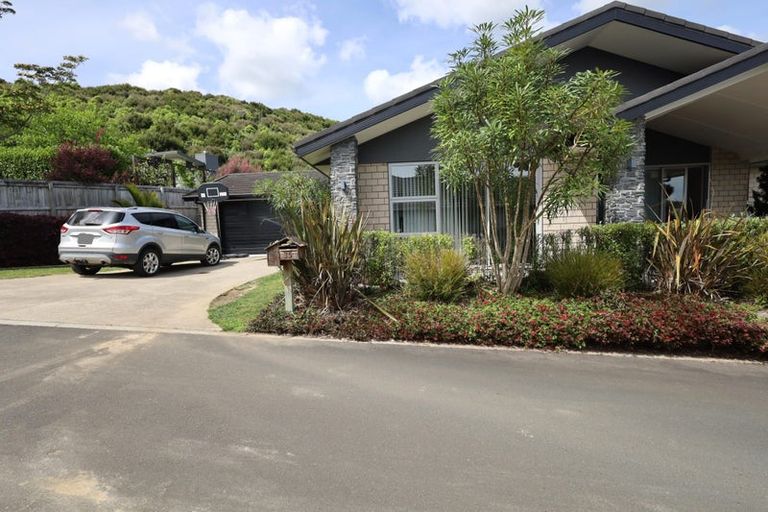 Photo of property in 35 Rochfort Crescent, Pyes Pa, Tauranga, 3112