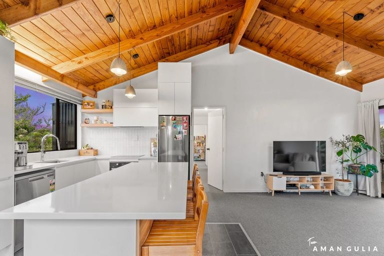 Photo of property in 2/30 Seymour Road, Sunnyvale, Auckland, 0612