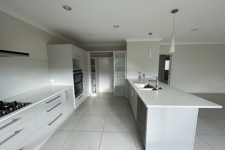 Photo of property in 35 Kuhanui Drive, Karaka, Papakura, 2113