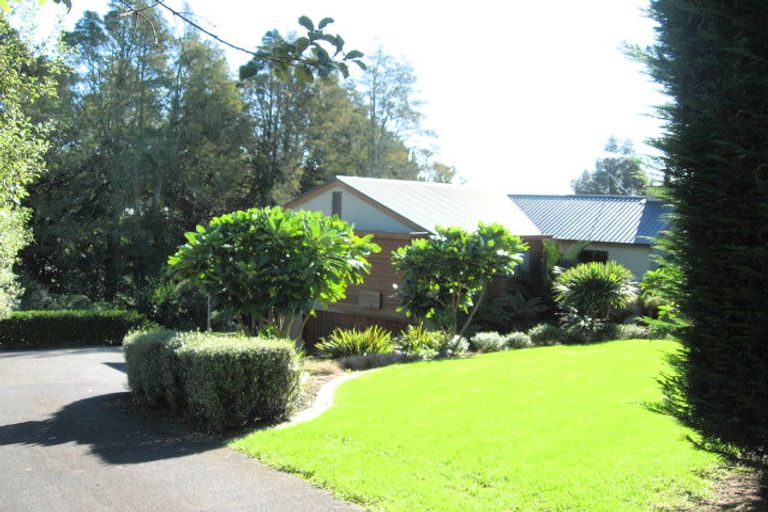 Photo of property in 2 Tiffany Close, Totara Park, Auckland, 2019