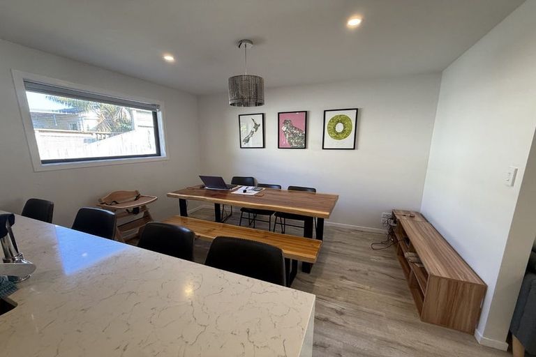 Photo of property in 22a Sylvan Crescent, Te Atatu South, Auckland, 0610