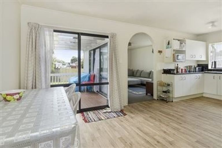 Photo of property in 22 Janese Place, Weymouth, Auckland, 2103