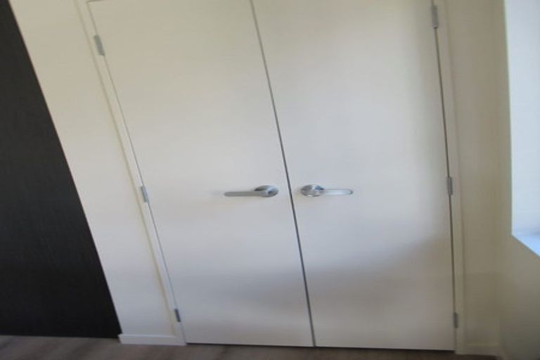 Photo of property in 10/2 Nikau Street, New Lynn, Auckland, 0600