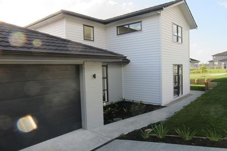 Photo of property in 36 Mackay Drive, Greenhithe, Auckland, 0632