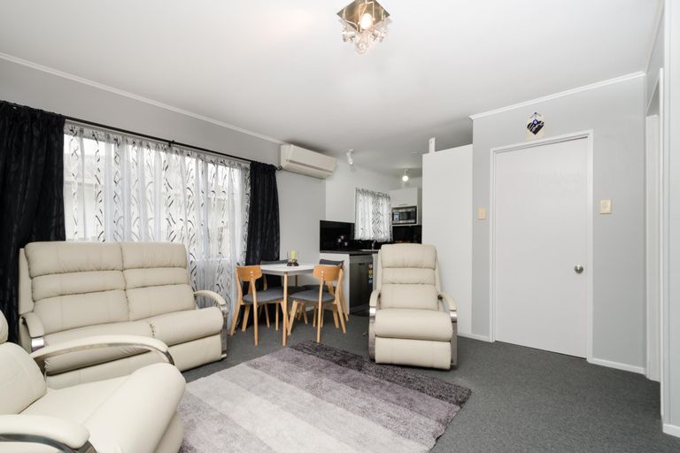 Photo of property in 6a Powell Place, Henderson, Auckland, 0610