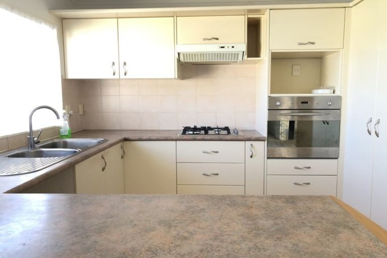 Photo of property in 4 Chapletown Drive, East Tamaki, Auckland, 2016