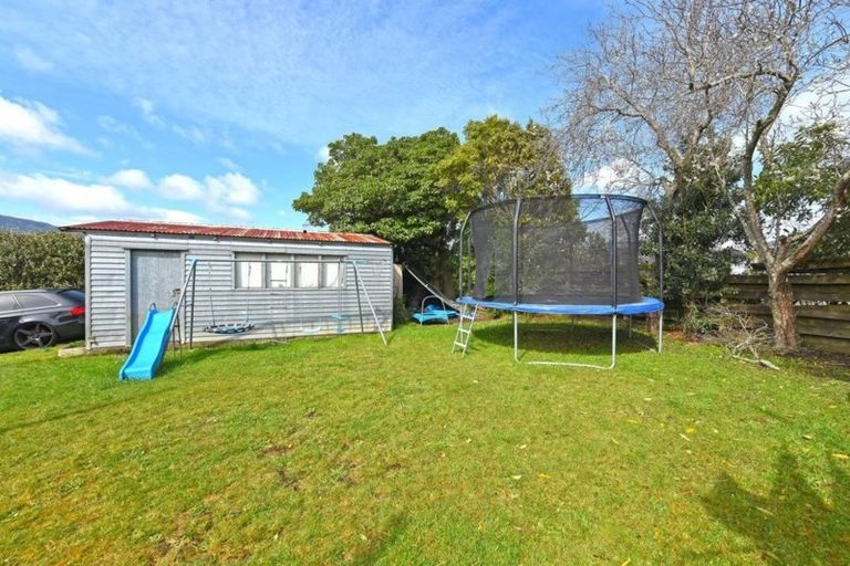 Photo of property in 54 Aniseed Grove, Timberlea, Upper Hutt, 5018