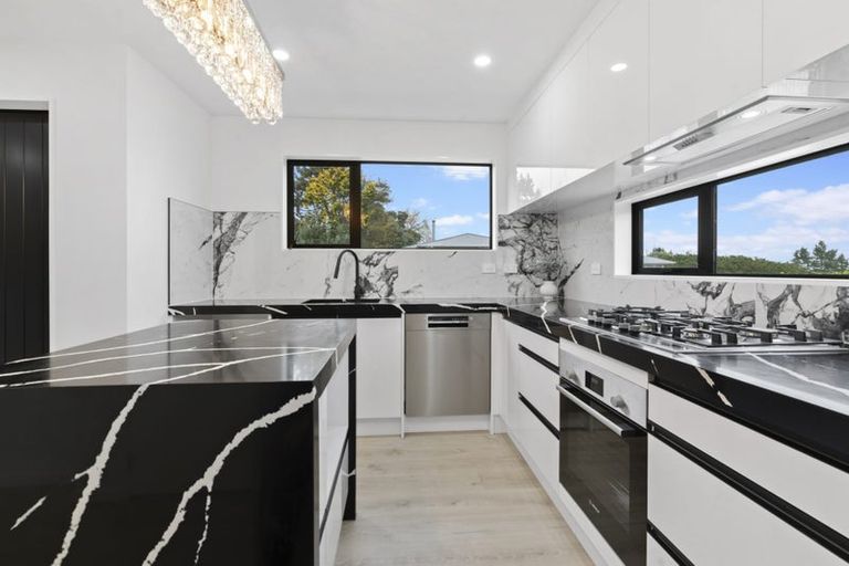 Photo of property in 6c Pikitea Road, Mangere Bridge, Auckland, 2022