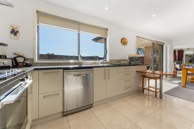 Photo of property in 53 Alberta Road, Glen Avon, New Plymouth, 4312