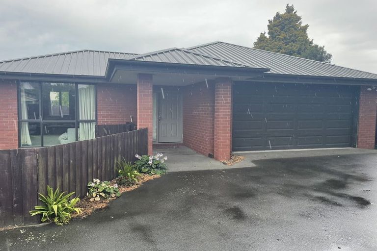 Photo of property in 32b New Brighton Road, Shirley, Christchurch, 8061