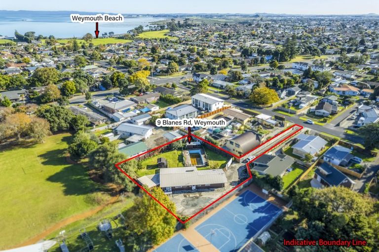 Photo of property in 9 Blanes Road, Weymouth, Auckland, 2103