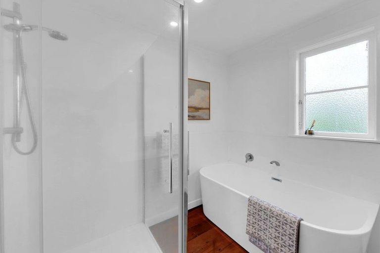 Photo of property in 52 Cambridge Road, Hillcrest, Hamilton, 3216