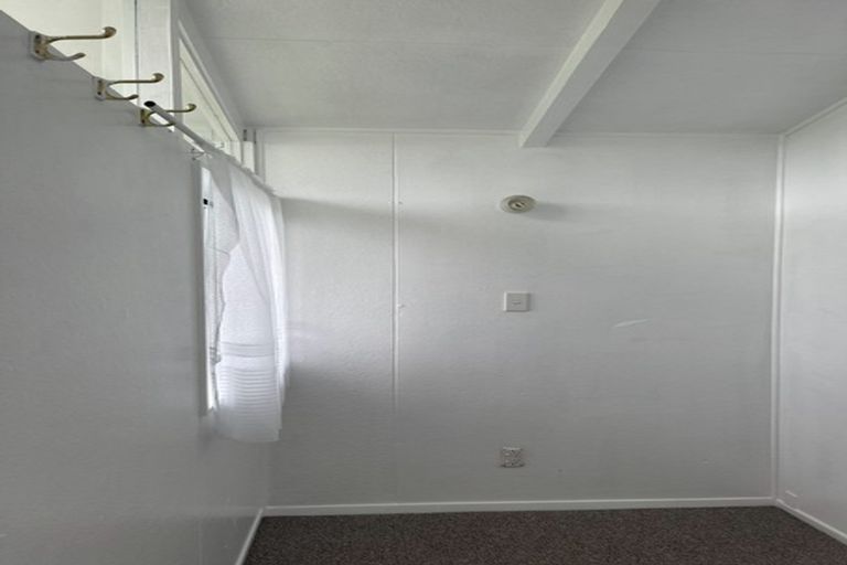 Photo of property in 25 Hemara Street, Waikanae Beach, Waikanae, 5036