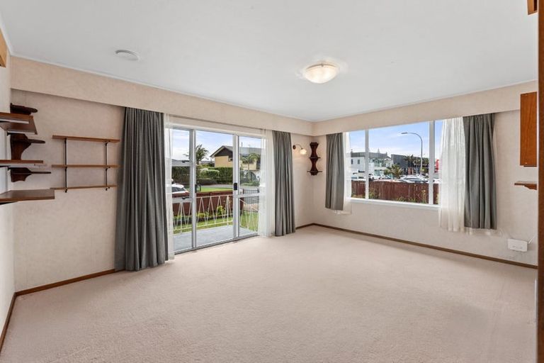 Photo of property in 3/26 Moana Avenue, Orewa, 0931