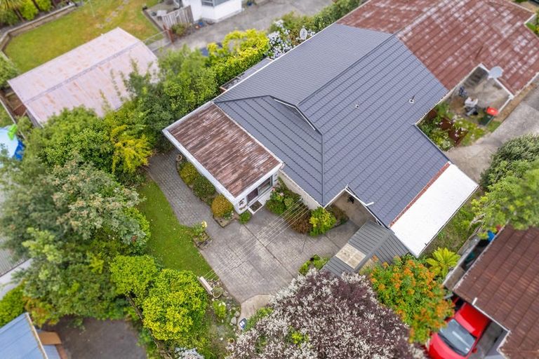 Photo of property in 2/7 Harvard Grove, Totara Park, Upper Hutt, 5018