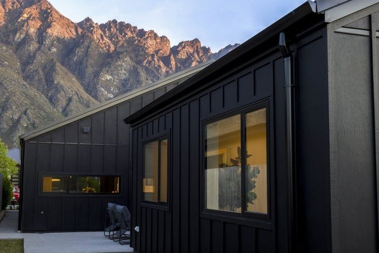 Photo of property in 48 Corriedale Road, Jacks Point, 9371