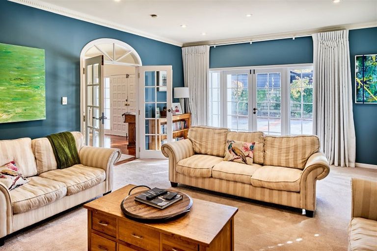 Photo of property in 25 Cheviot Road, Lowry Bay, Lower Hutt, 5013