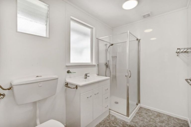 Photo of property in 68 Selwyn Crescent, Forrest Hill, Auckland, 0620