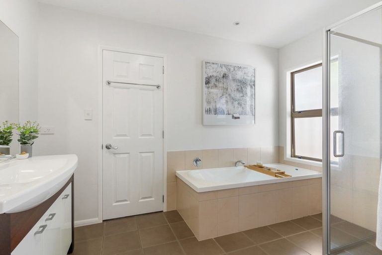 Photo of property in 14 Renner Place, Pyes Pa, Tauranga, 3112