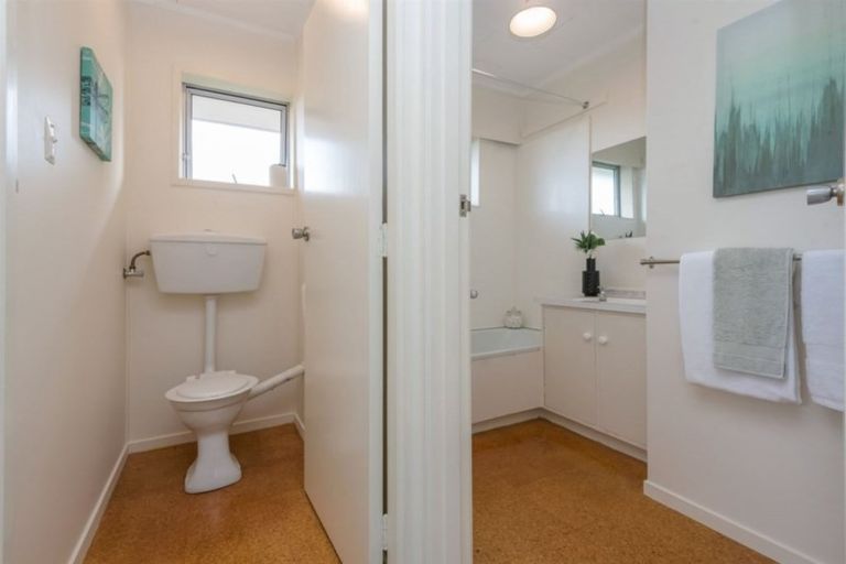Photo of property in 3/68a Ridge Road, Howick, Auckland, 2014