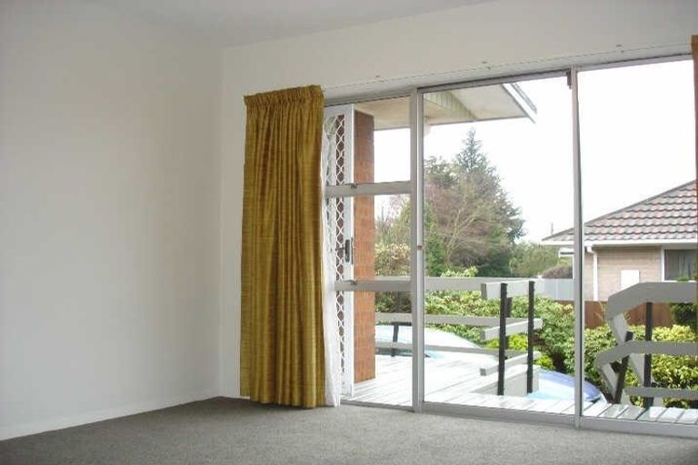 Photo of property in 1/166 Avonhead Road, Avonhead, Christchurch, 8042