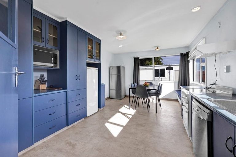 Photo of property in 53 Broadway, Stratford, 4332