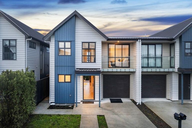 Photo of property in 3 Irving Place, Hobsonville, Auckland, 0616