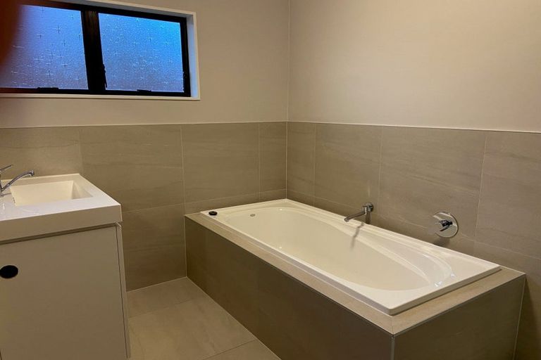 Photo of property in 11a Balmain Road, Birkenhead, Auckland, 0626