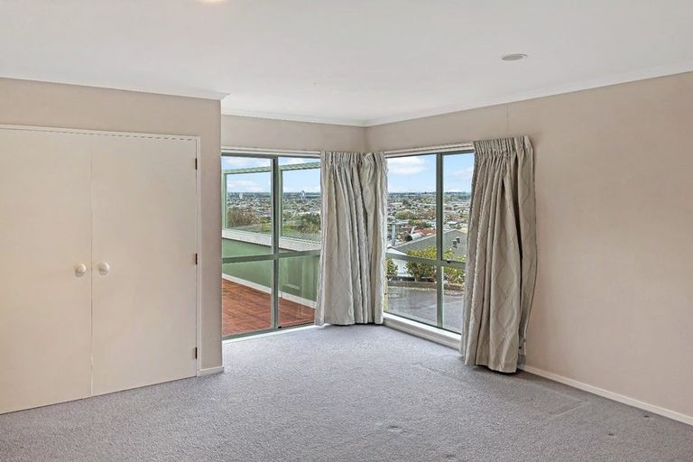 Photo of property in 2/89 Churchill Drive, Taradale, Napier, 4112