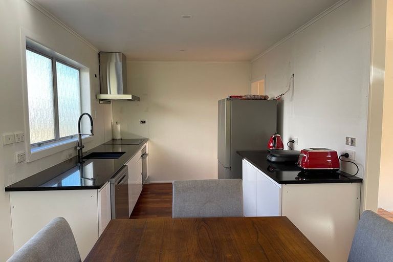 Photo of property in 42 Cyclarama Crescent, Massey, Auckland, 0614