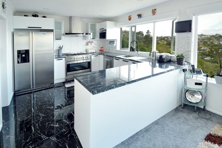 Photo of property in 42 Lynbrooke Avenue, Blockhouse Bay, Auckland, 0600