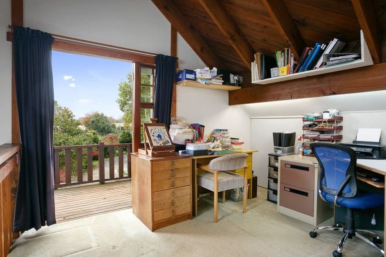 Photo of property in 261 Shakespeare Street, Leamington, Cambridge, 3432