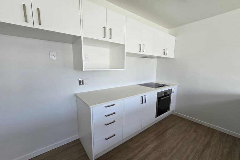 Photo of property in 2d/136 Stancombe Road, Flat Bush, Auckland, 2016