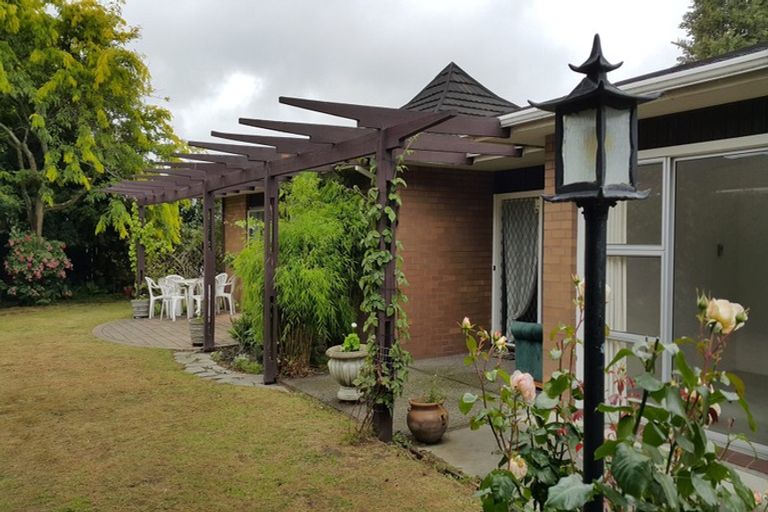 Photo of property in 210 Memorial Avenue, Burnside, Christchurch, 8053