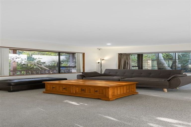 Photo of property in 3/43-53 Chivalry Road, Glenfield, Auckland, 0629